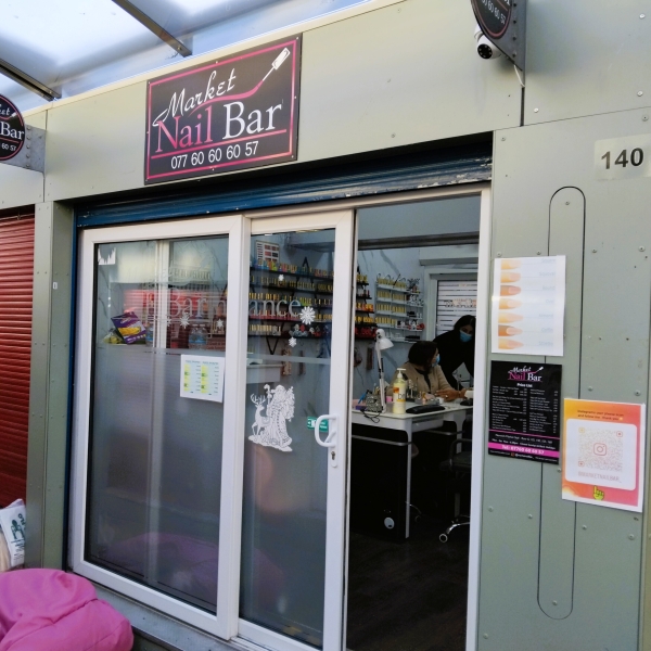 Market nail bar stall