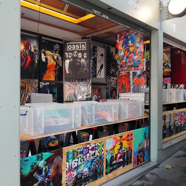 wallart superstore stall